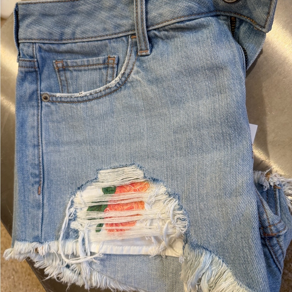 Vintage Y2K Express Destroyed Floral Embroidered Relaxed Low Rise Denim Shorts - Picture 10 of 10
